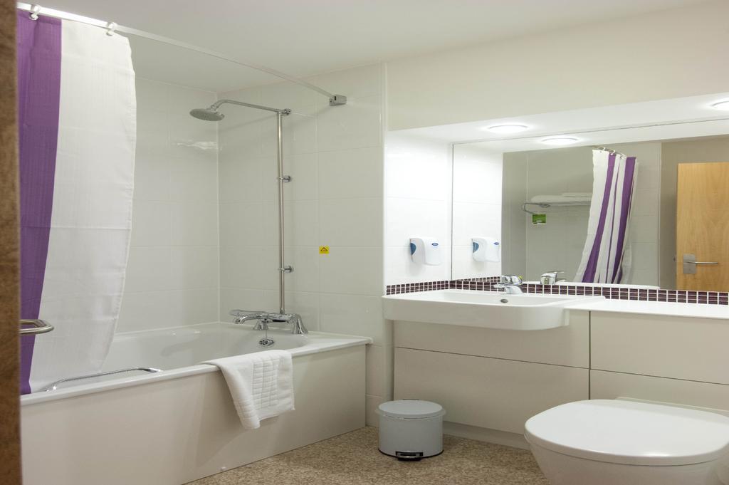 Premier Inn Киддерминстер Экстерьер фото