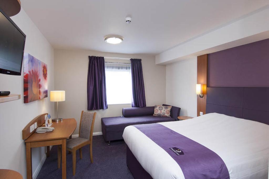 Premier Inn Киддерминстер Экстерьер фото