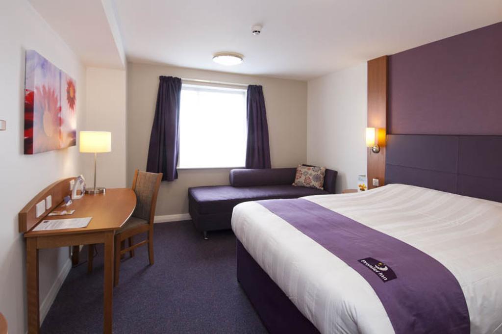 Premier Inn Киддерминстер Экстерьер фото