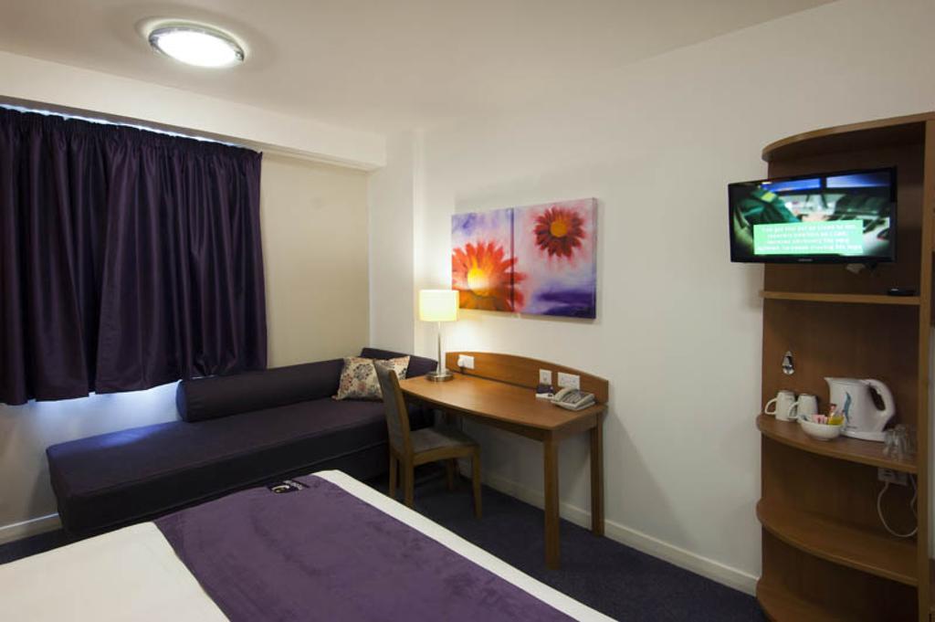 Premier Inn Киддерминстер Экстерьер фото