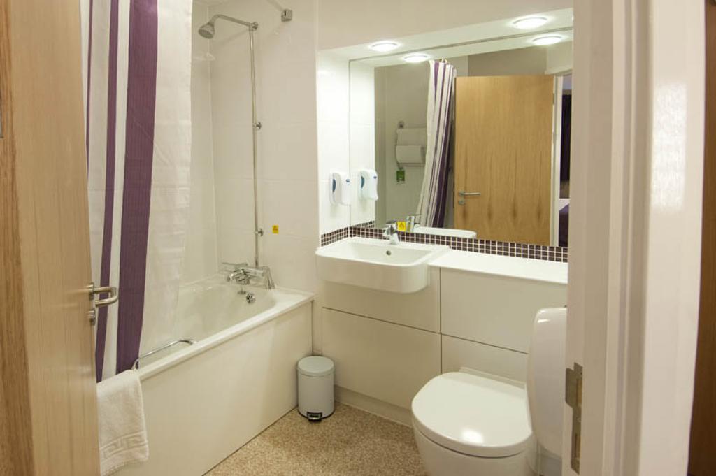 Premier Inn Киддерминстер Экстерьер фото