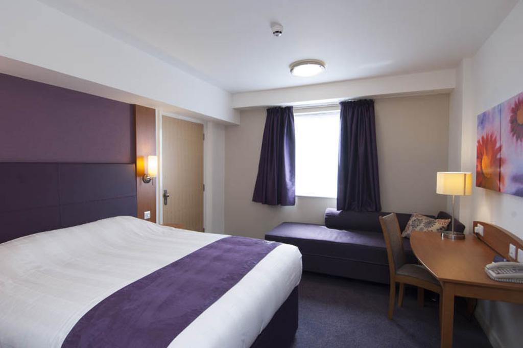 Premier Inn Киддерминстер Экстерьер фото