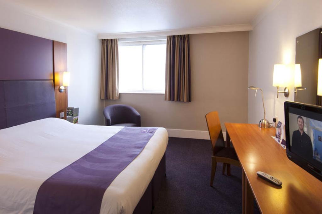 Premier Inn Киддерминстер Экстерьер фото