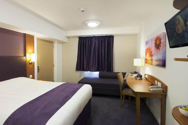 Premier Inn Киддерминстер Экстерьер фото